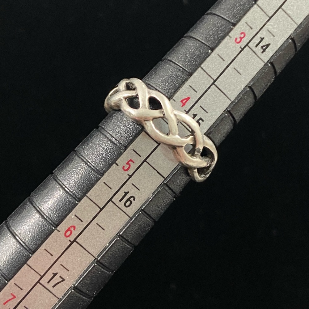 Celtic in Silver: A 925 Elegance Pinky Size 4 Ring